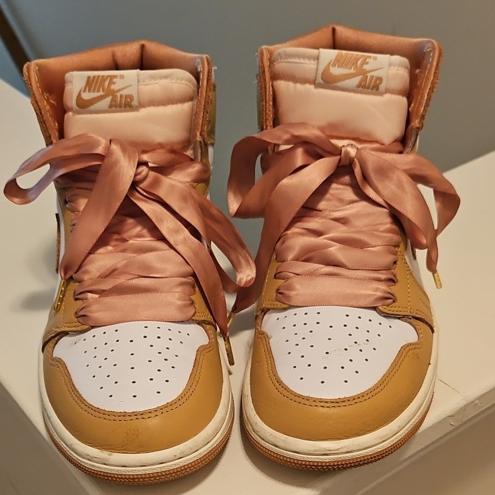 Nike Tan, Whute and Cream Sneakers High-Top Fashion